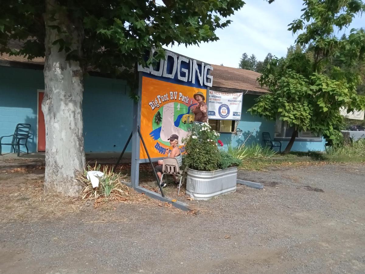 Bigfoot Rv & Cabins Park Happy Camp Ngoại thất bức ảnh